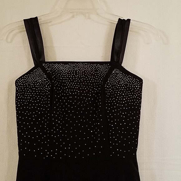 Classy dress. 58% rayon, 39% poly, 3% span - Picture 2 of 3